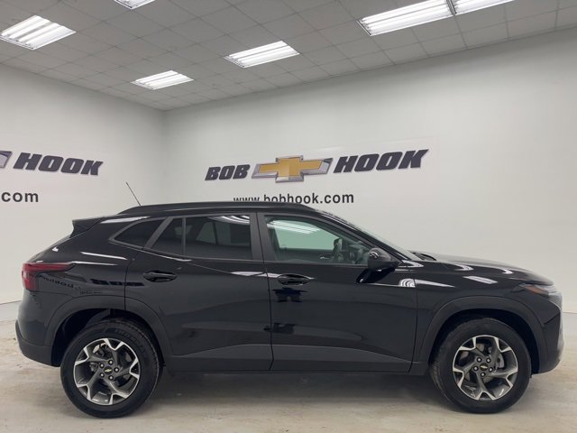 Used 2024 Chevrolet Trax LT image 4