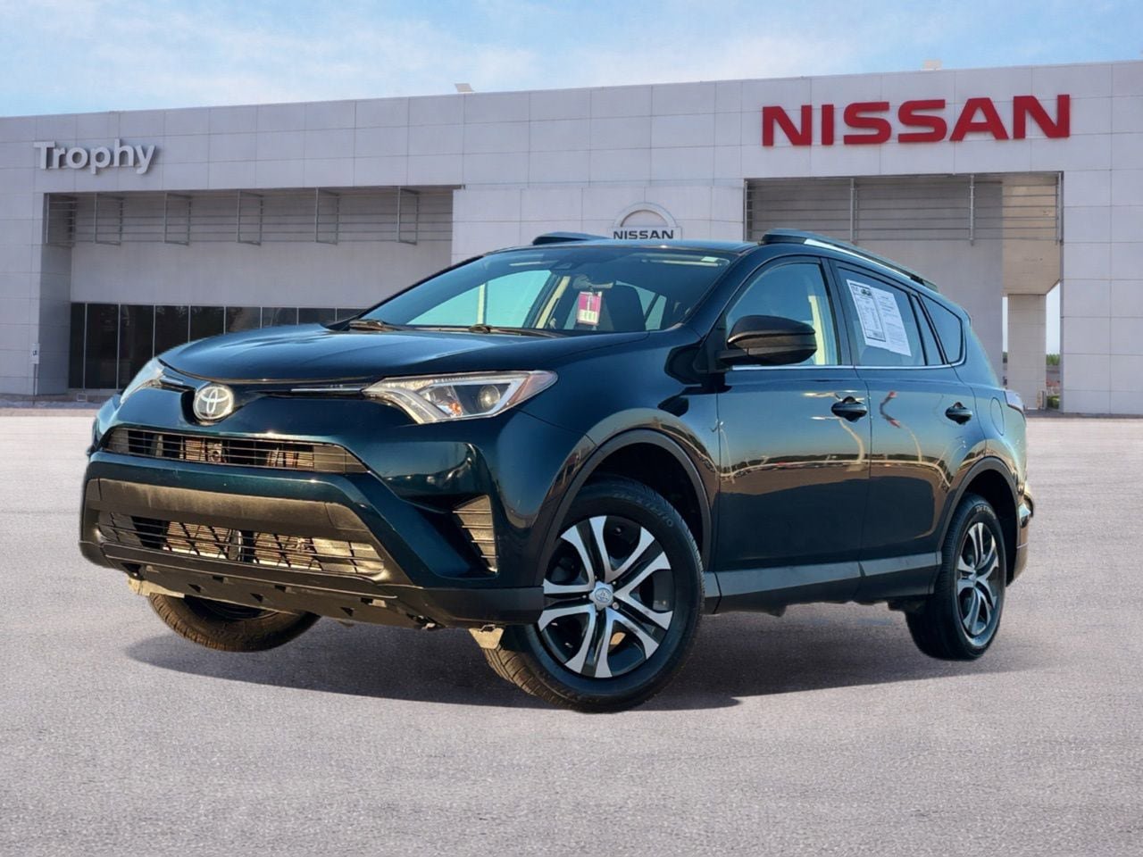 Used 2017 Toyota RAV4 LE w/ All Weather Liner Package FWD image 1