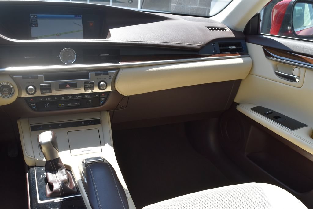 Used 2017 Lexus ES 350 w/ Navigation System Package FWD image 12