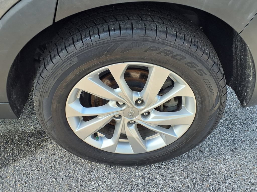 Used 2019 Hyundai Tucson Value FWD image 20