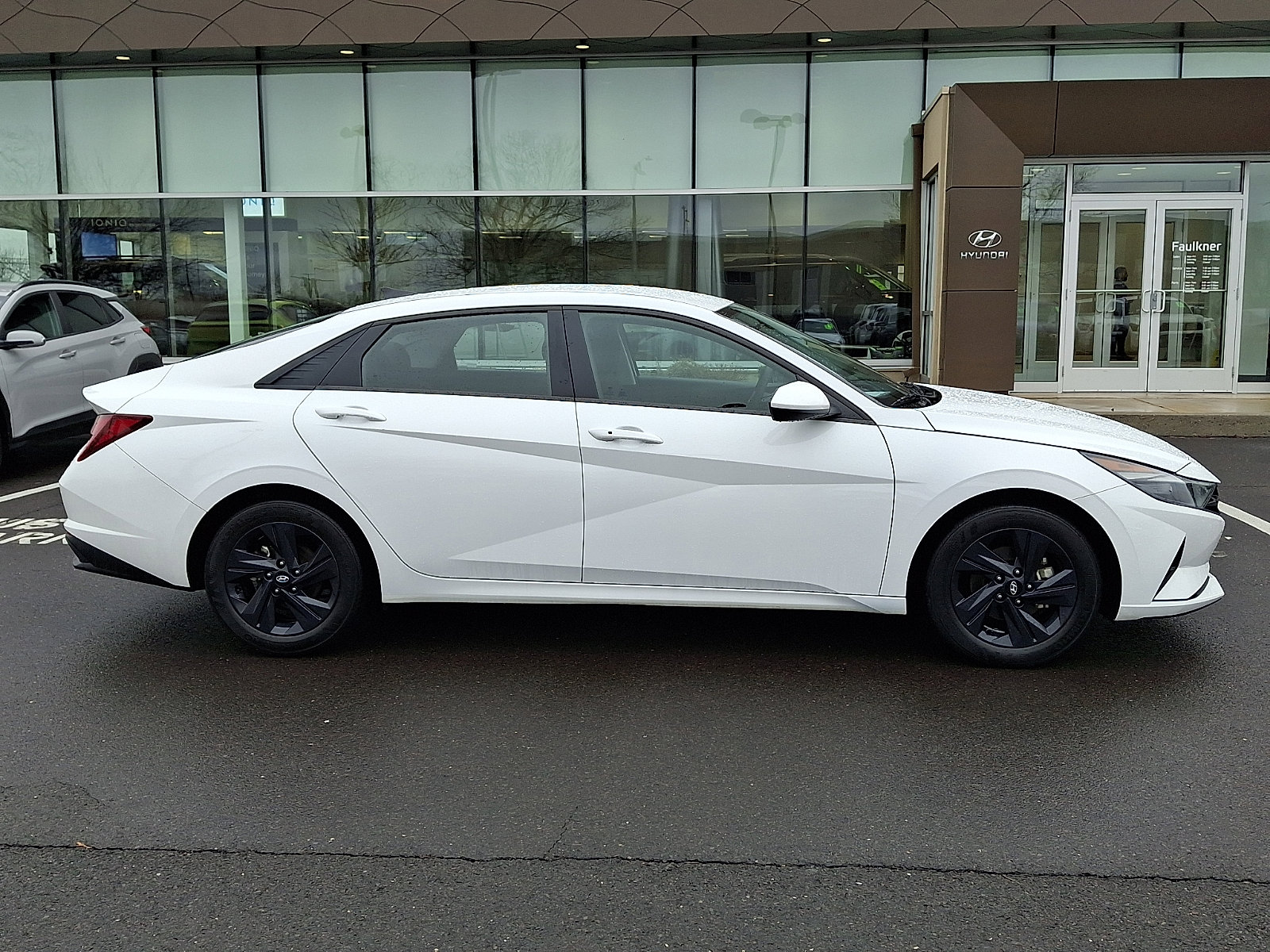 Certified 2023 Hyundai Elantra SEL w/ Preferred Accessory Package image 7