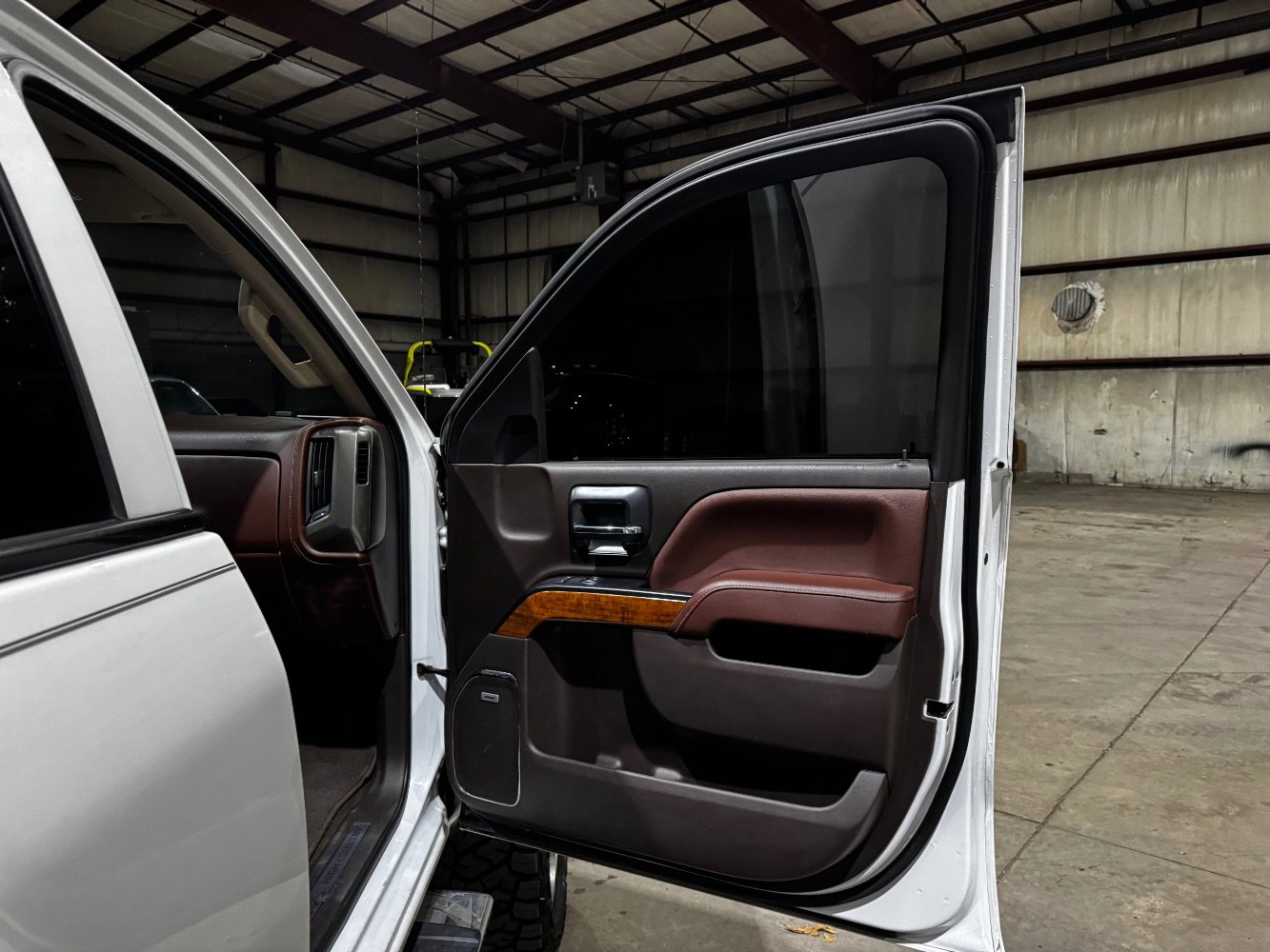 Used 2018 Chevrolet Silverado 1500 High Country image 22