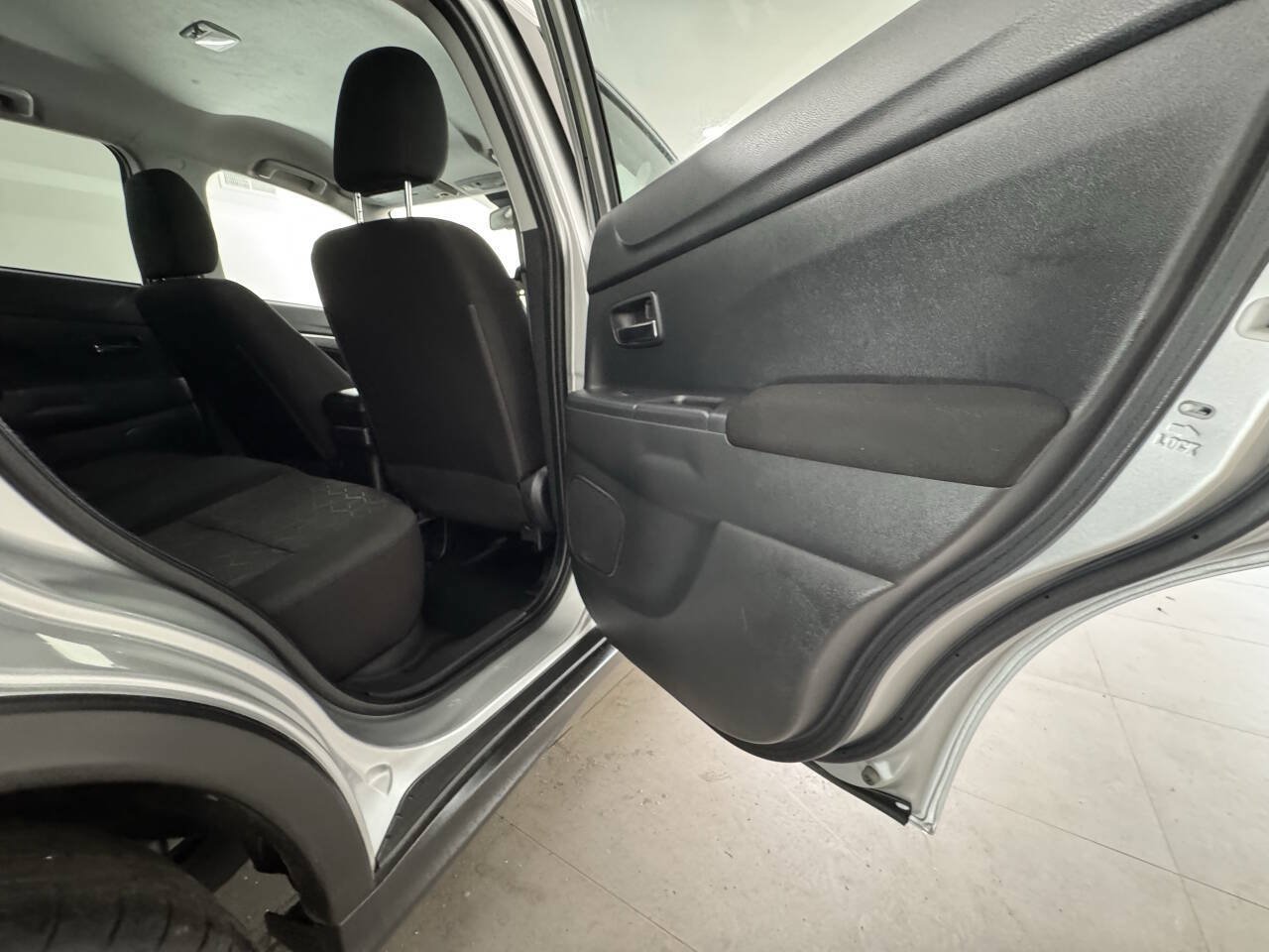 Used 2025 Mitsubishi Outlander Sport SE AWD/4WD image 25