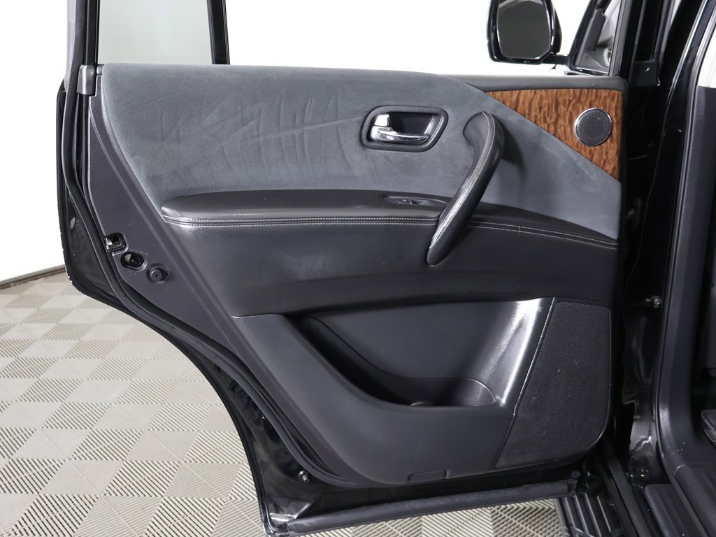 Used 2019 Nissan Armada SV image 19