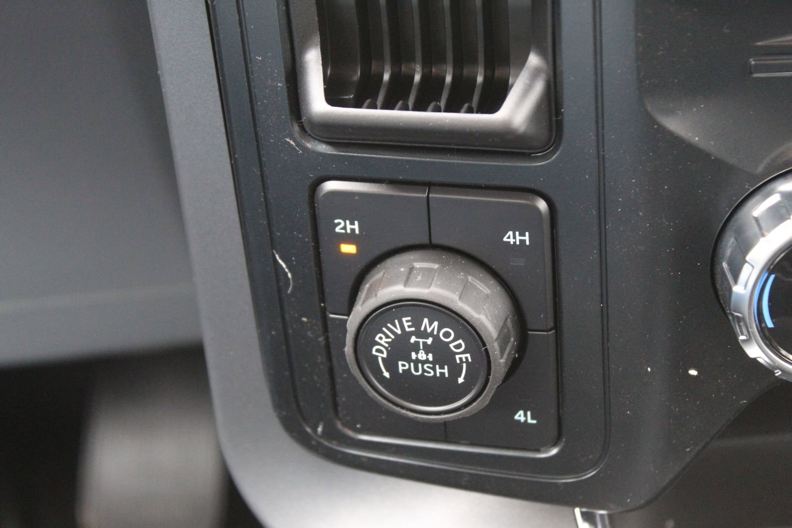 New 2025 Ford F150 XLT w/ Equipment Group 302A MID image 35