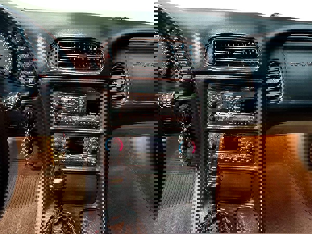 Used 2000 Chevrolet Corvette Coupe w/ Memory Pkg image 15