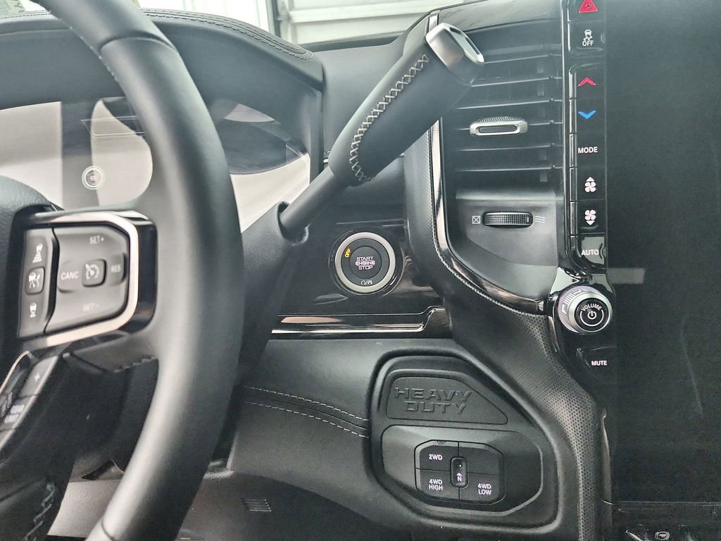 New 2026 RAM 2500 Limited AWD/4WD image 29