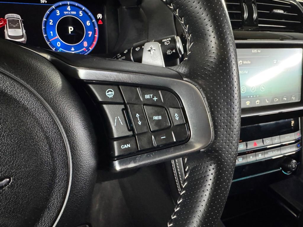Used 2020 Jaguar F-PACE SVR AWD/4WD image 33