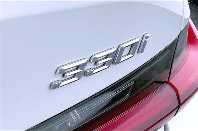 Used 2023 BMW 330i Sedan w/ Convenience Package image 7