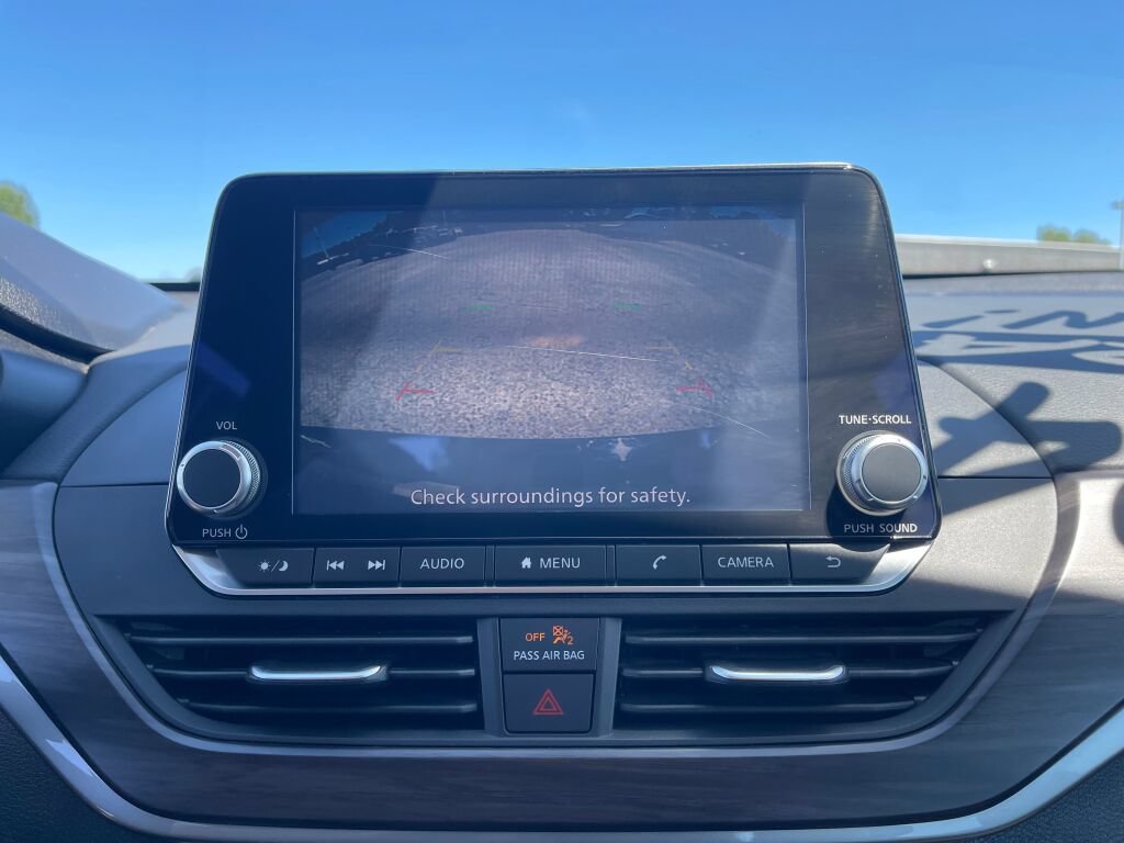 Used 2024 Nissan Altima 2.5 SV FWD image 11