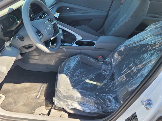 New 2025 Hyundai Elantra Blue image 11