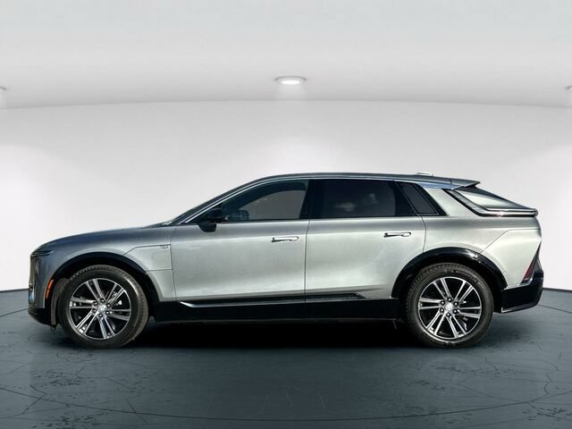 Used 2024 Cadillac Lyriq Luxury RWD image 3