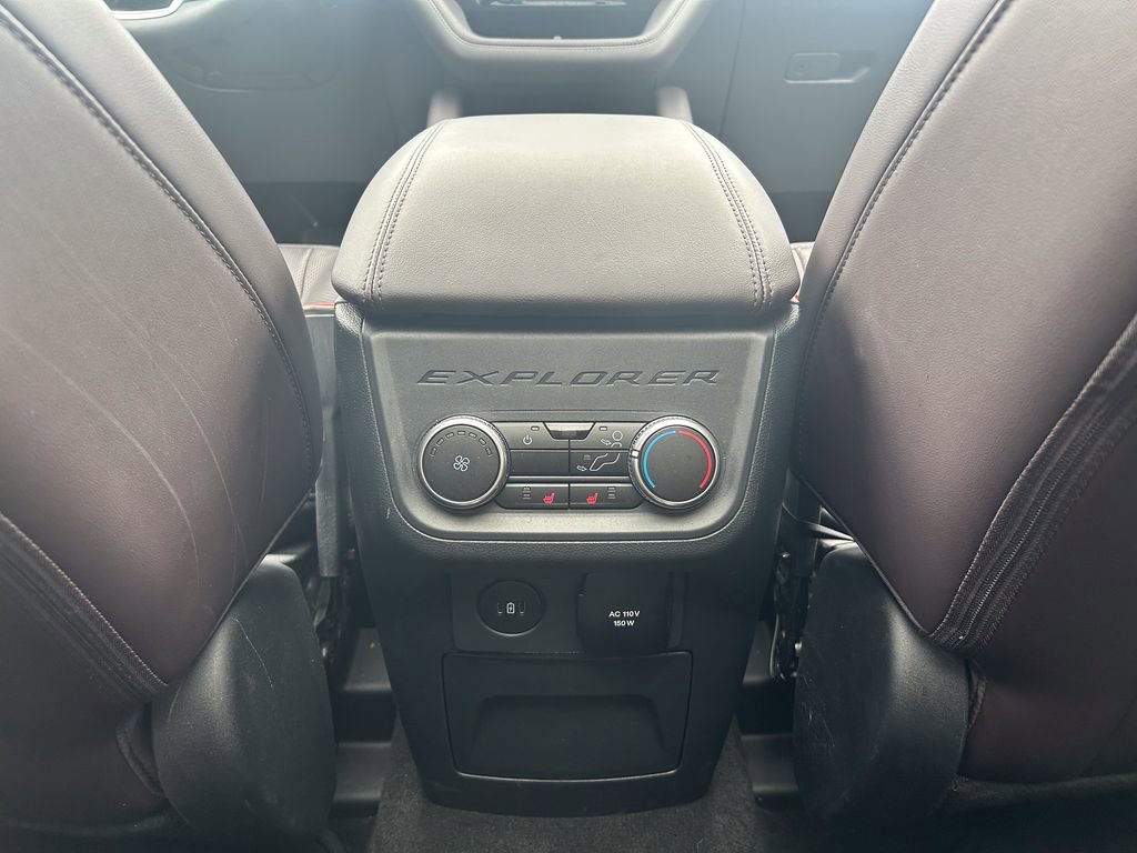 Used 2025 Ford Explorer Platinum w/ LUX Leather Package image 39