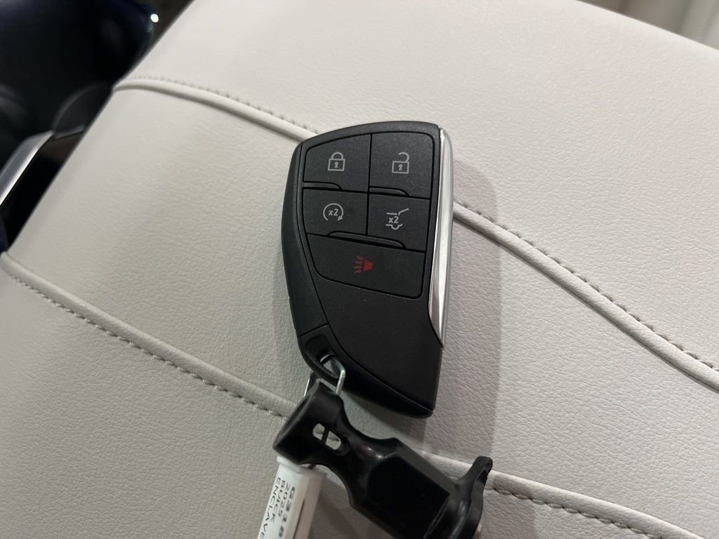 Used 2025 Buick Enclave Avenir w/ Super Cruise Package image 41