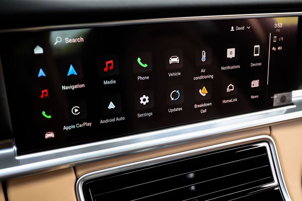 Used 2023 Porsche Panamera Platinum Edition image 30