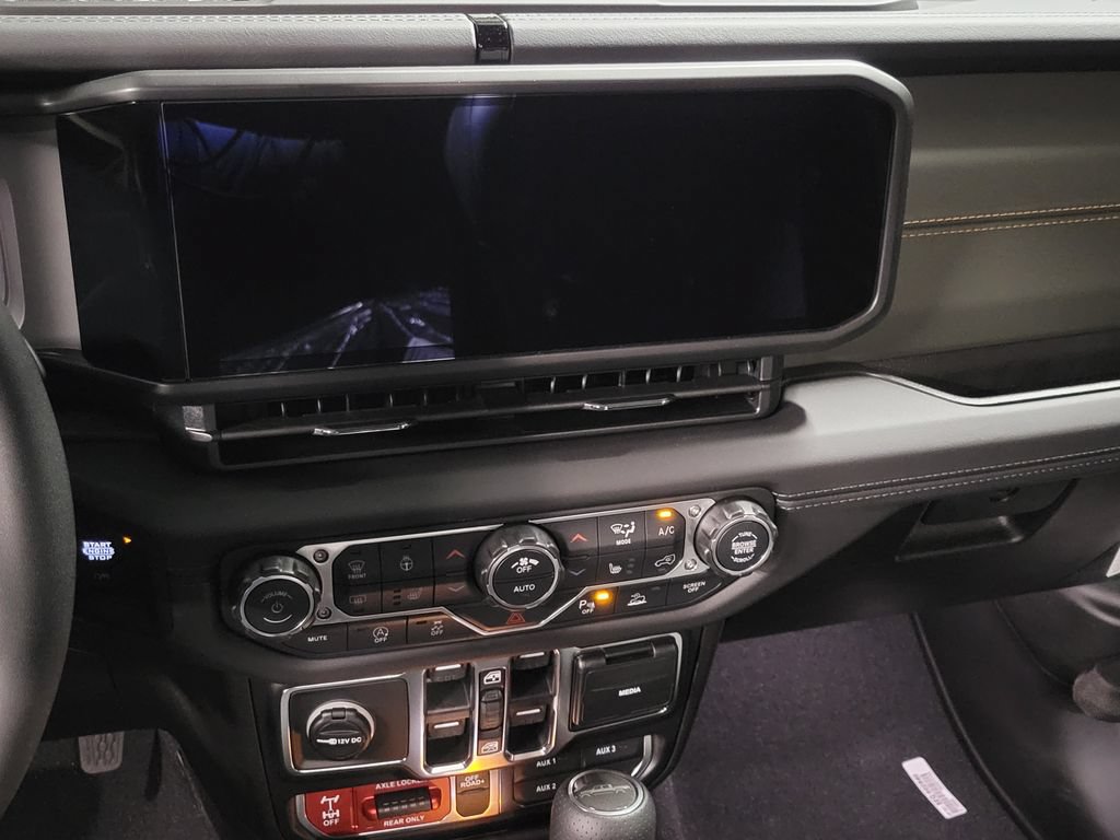 New 2026 Jeep Gladiator Mojave AWD/4WD image 8