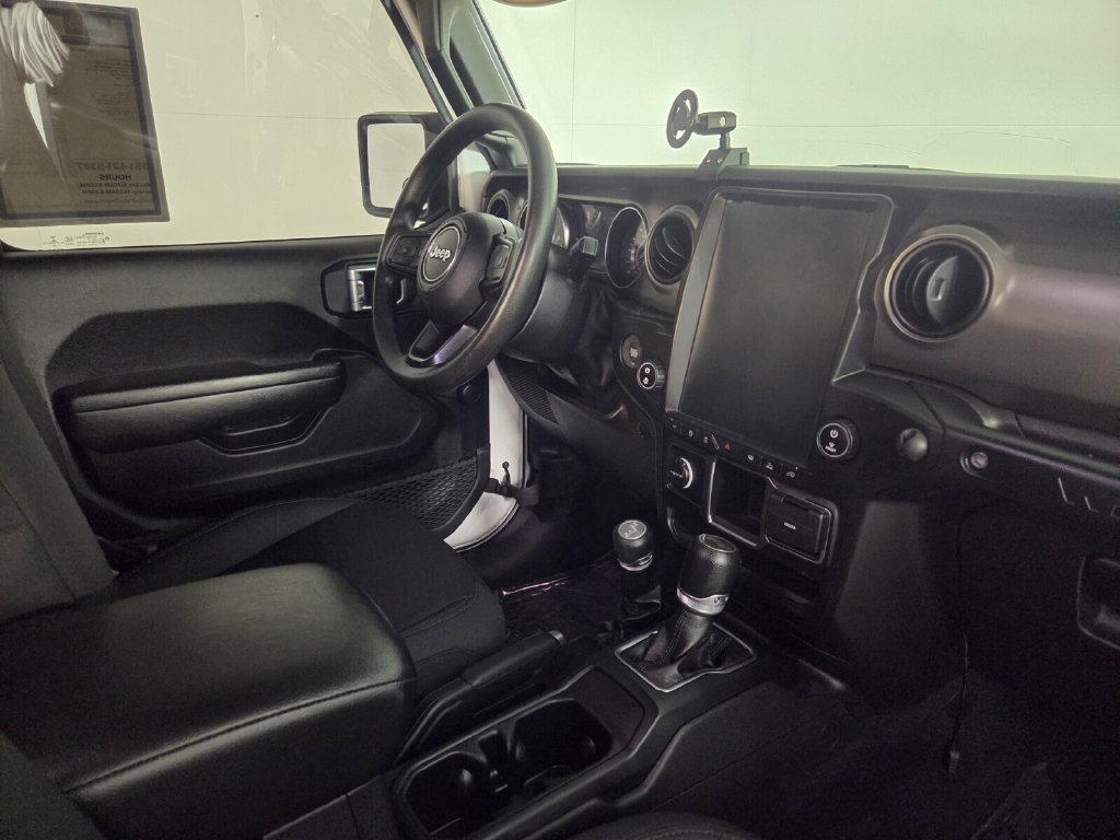 Used 2022 Jeep Wrangler Sport AWD/4WD image 32