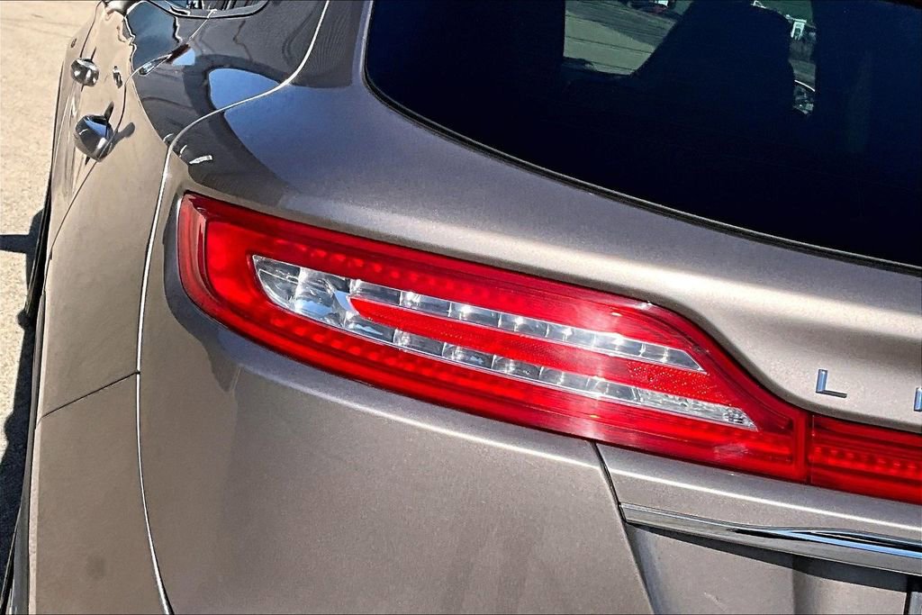 Used 2019 Lincoln MKC Premiere FWD image 23