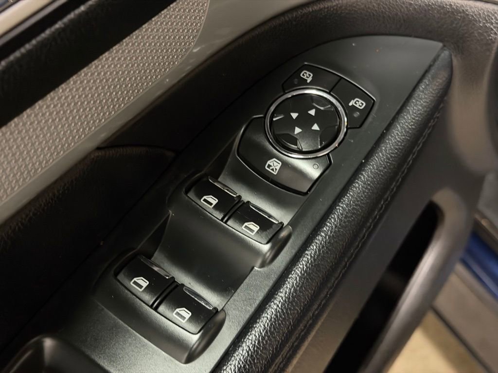 Used 2017 Ford Explorer XLT w/ Equipment Group 202A AWD/4WD image 31