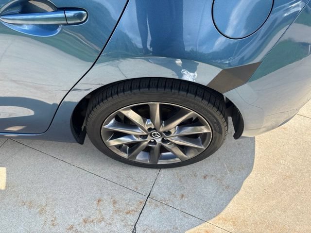 Used 2018 MAZDA MAZDA3 Grand Touring w/ Premium Equipment Package FWD image 11
