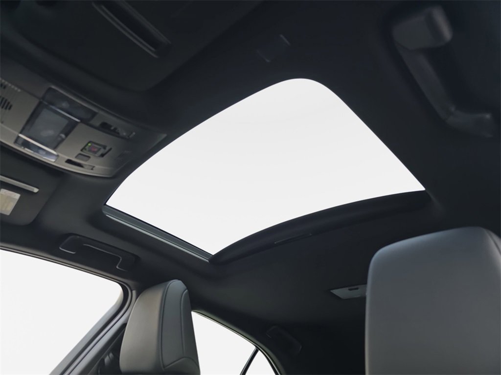 Used 2020 Lexus UX 200 w/ Premium Package image 32