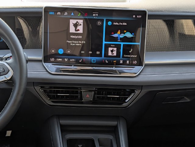 Used 2025 Volkswagen Tiguan SE FWD image 14