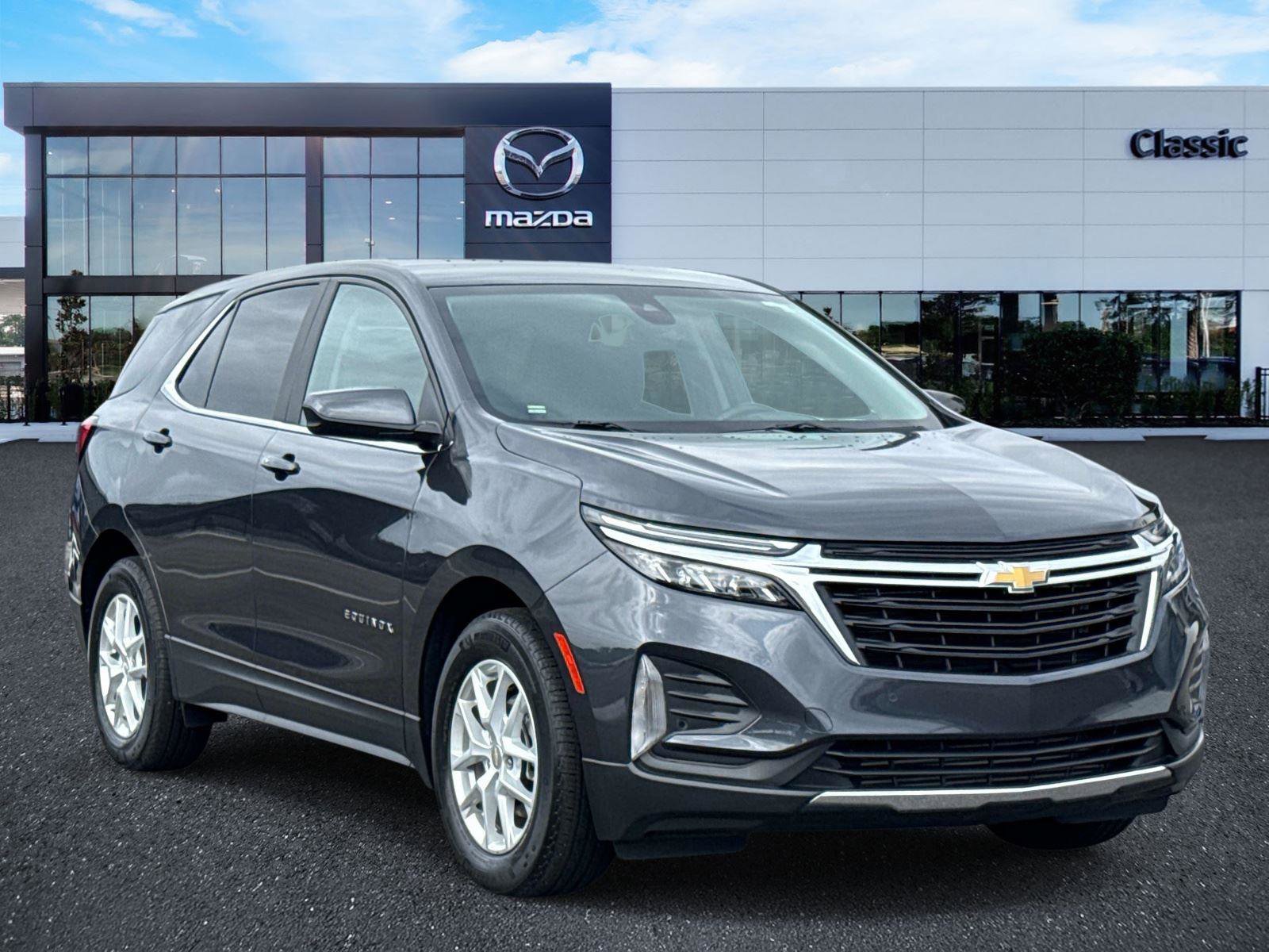 Used 2022 Chevrolet Equinox LT FWD image 1