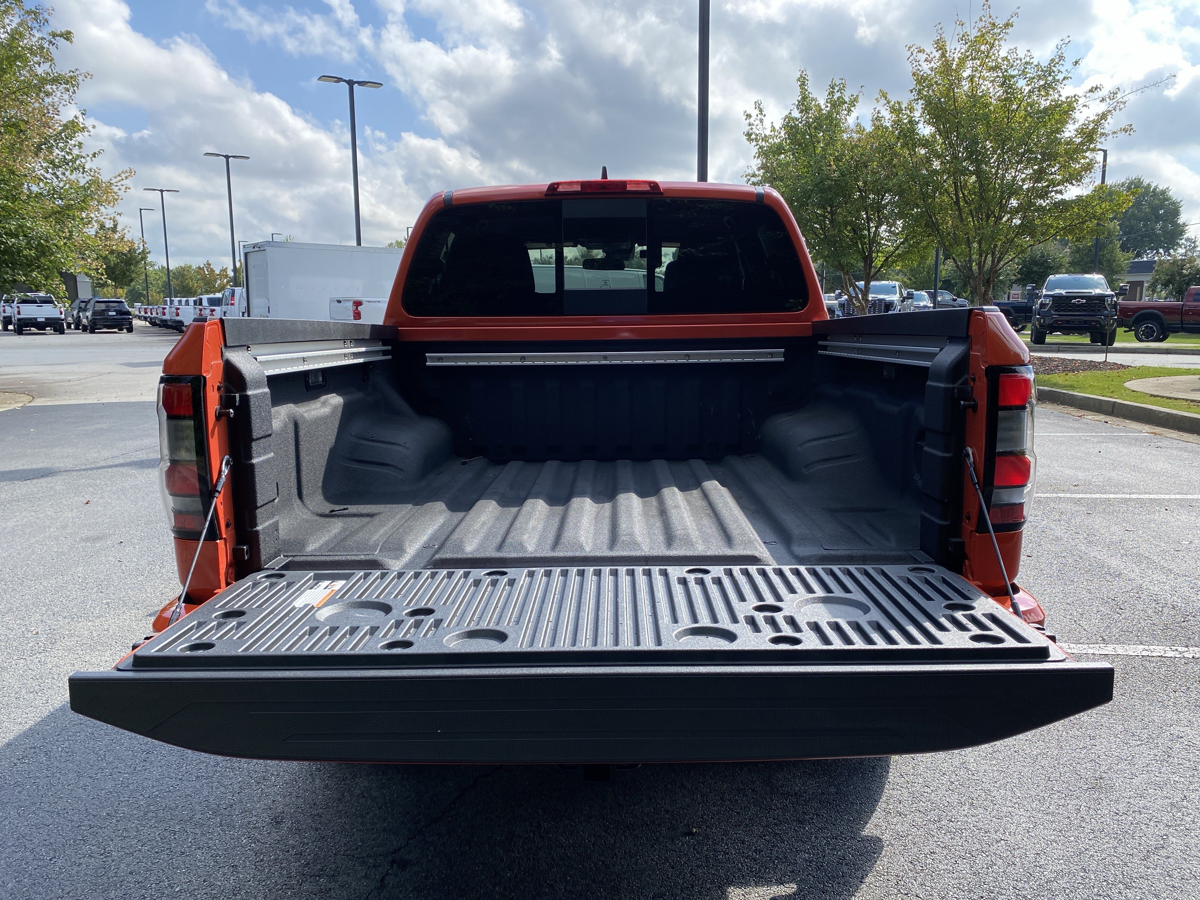 Used 2025 Nissan Frontier PRO-4X w/ Pro Convenience Package AWD/4WD image 11
