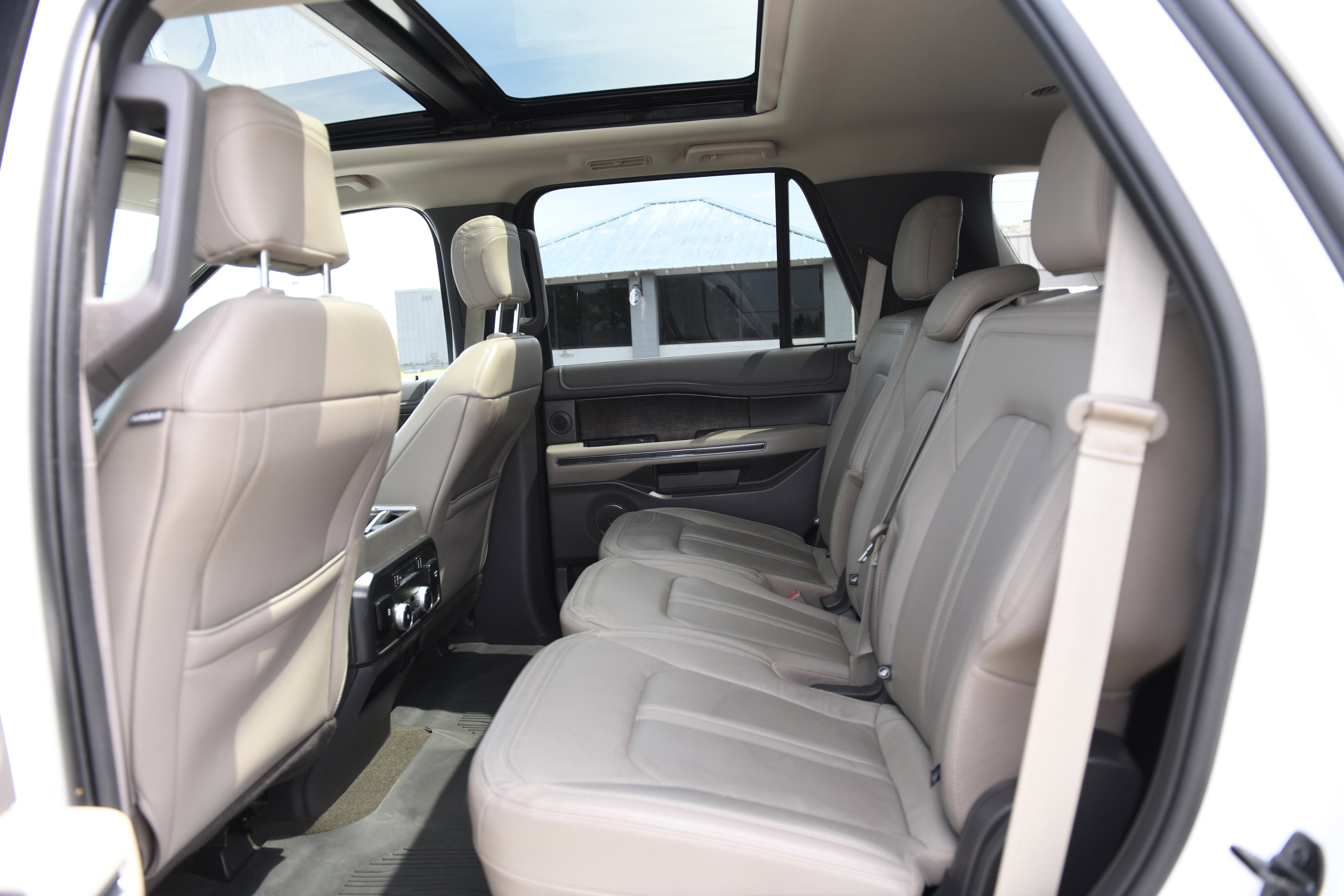 Used 2020 Ford Expedition Limited w/ Equipment Group 301A image 10