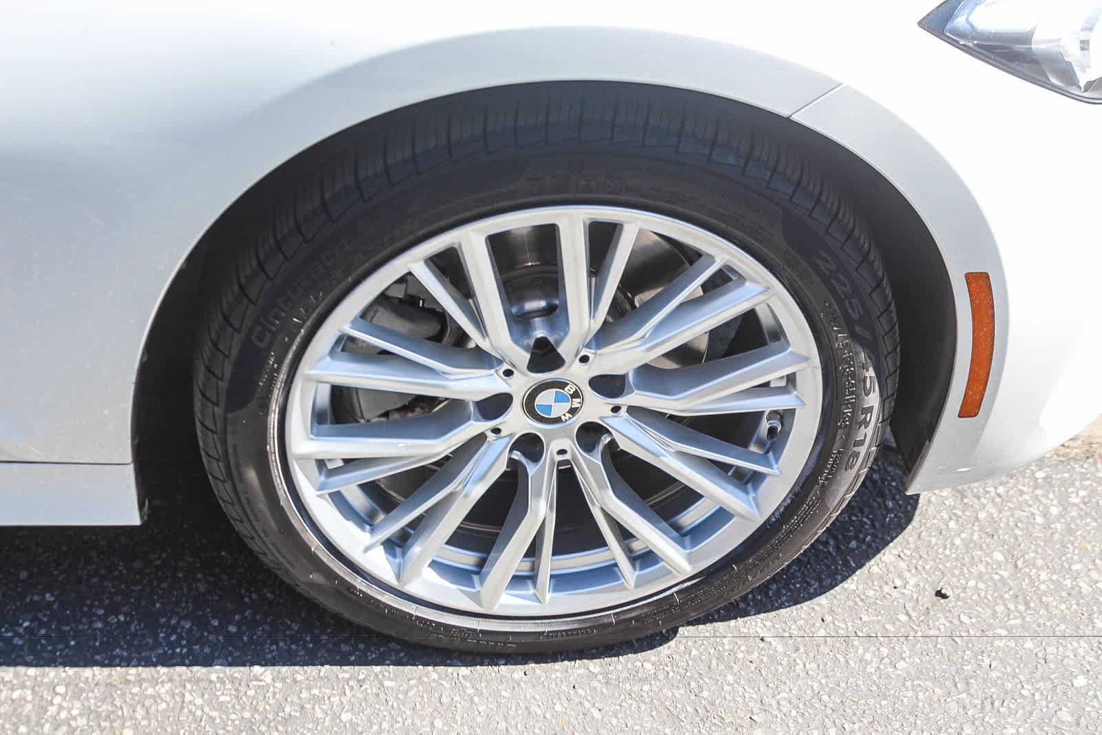 Used 2024 BMW 330i Sedan w/ Premium Package RWD image 9