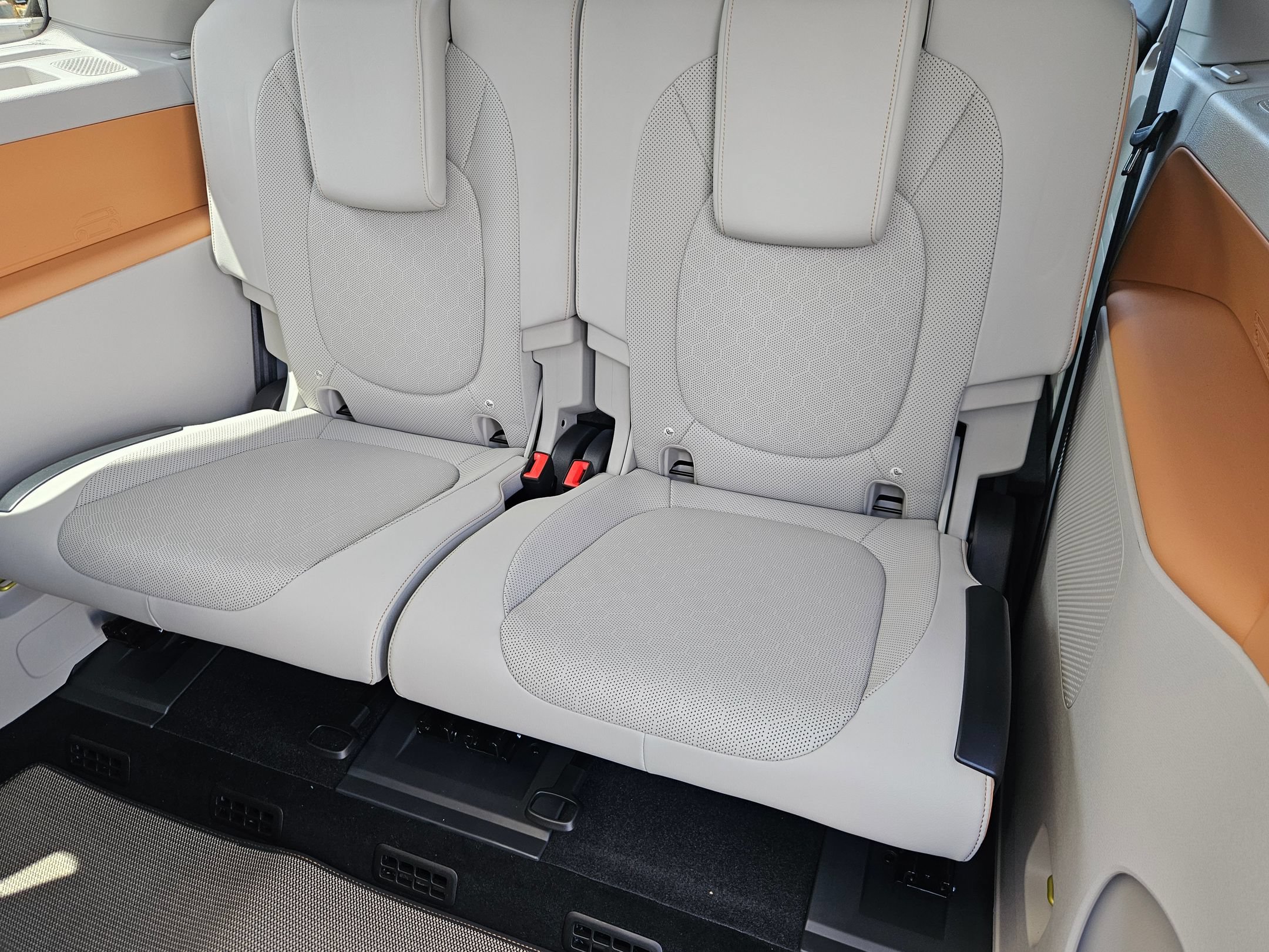 New 2025 Volkswagen ID. Buzz 1st Edition RWD image 33