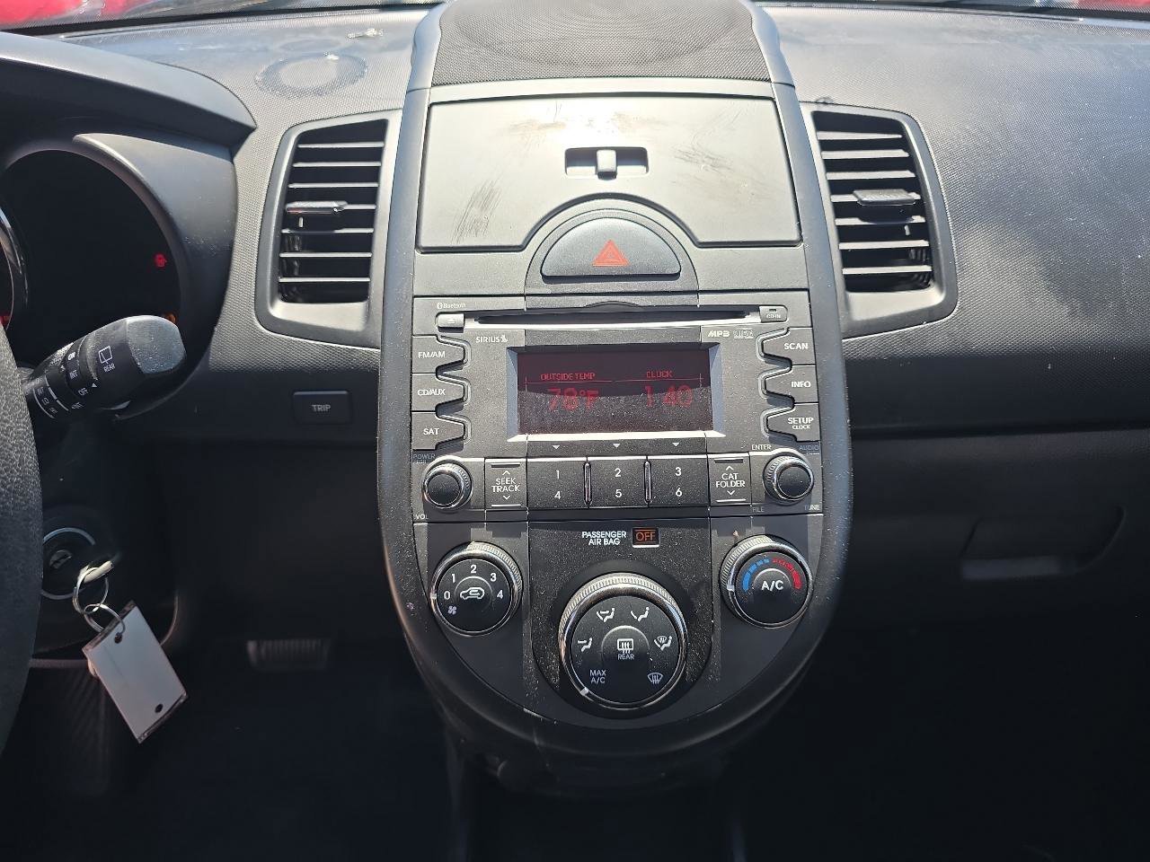 Used 2011 Kia Soul + w/ Audio Pkg image 16
