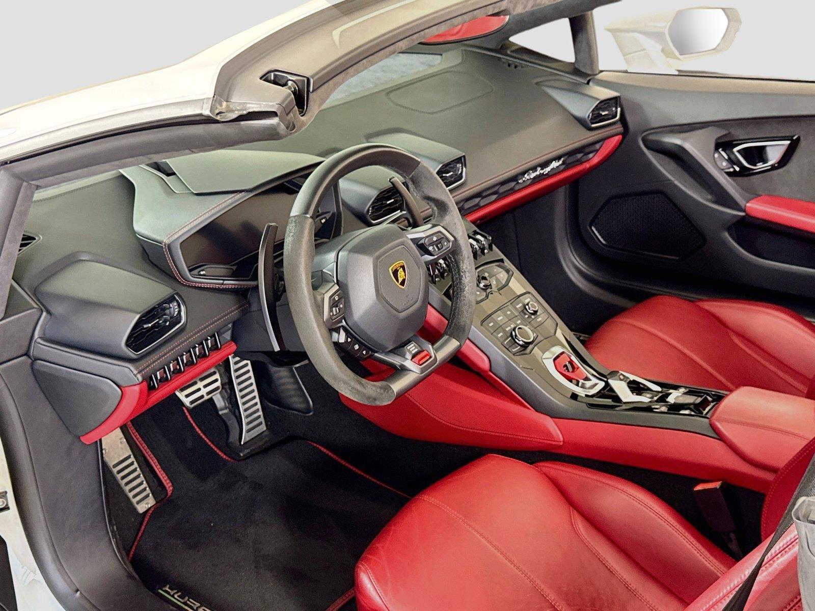 Used 2016 Lamborghini Huracan LP 610-4 AWD/4WD image 14
