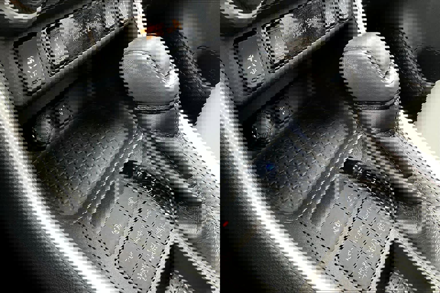 Used 2021 Toyota RAV4 XLE Premium AWD/4WD image 35