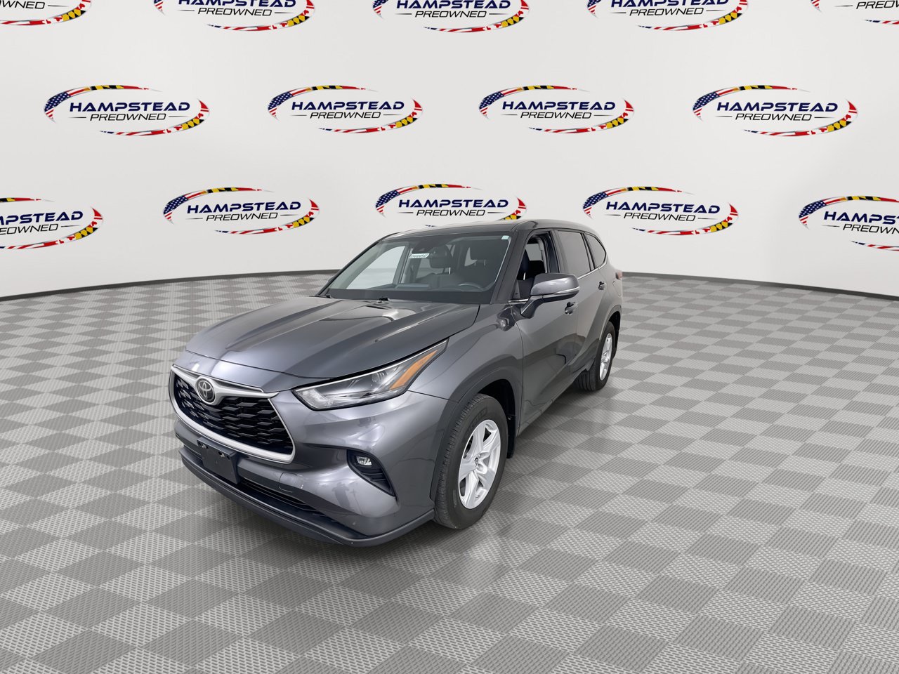 Used 2023 Toyota Highlander LE AWD/4WD image 5