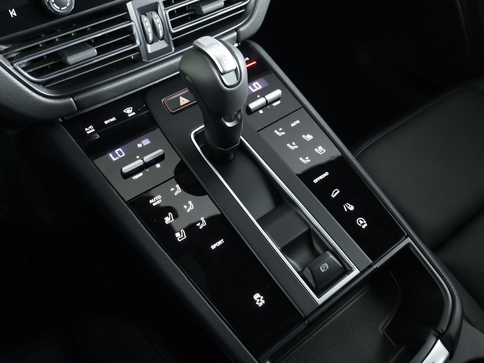 New 2026 Porsche Macan AWD/4WD image 14