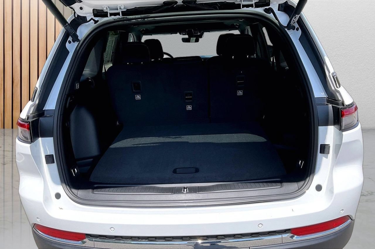 New 2026 Jeep Grand Cherokee Laredo X RWD image 20