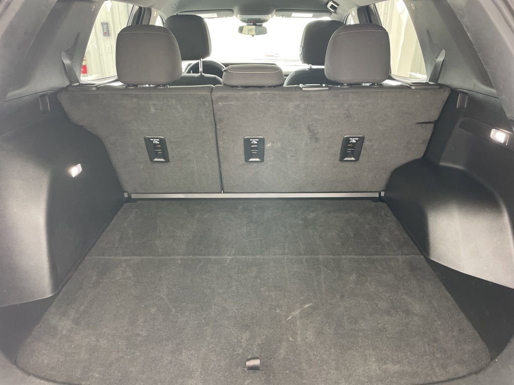 Used 2025 GMC Terrain Elevation AWD/4WD image 4