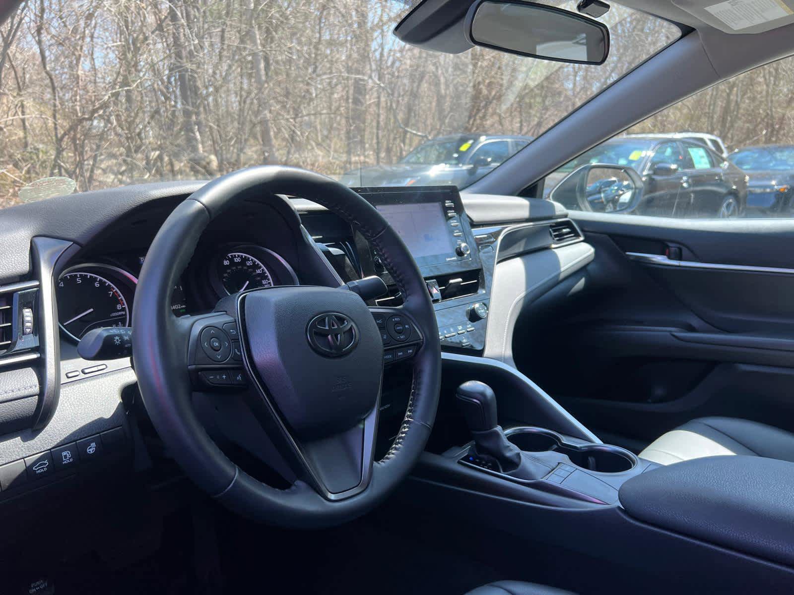 Used 2023 Toyota Camry SE w/ Cold Weather Package FWD image 15