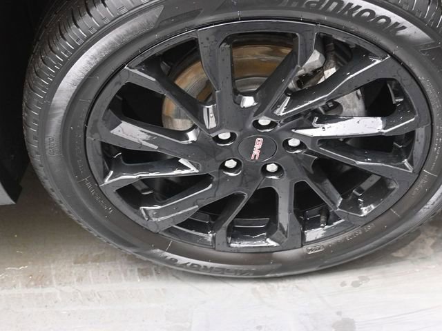 Used 2023 GMC Terrain SLE w/ Driver Convenience Package image 29