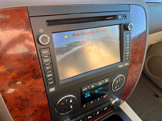 Used 2014 Chevrolet Silverado 2500 LTZ w/ LTZ Plus Package image 19