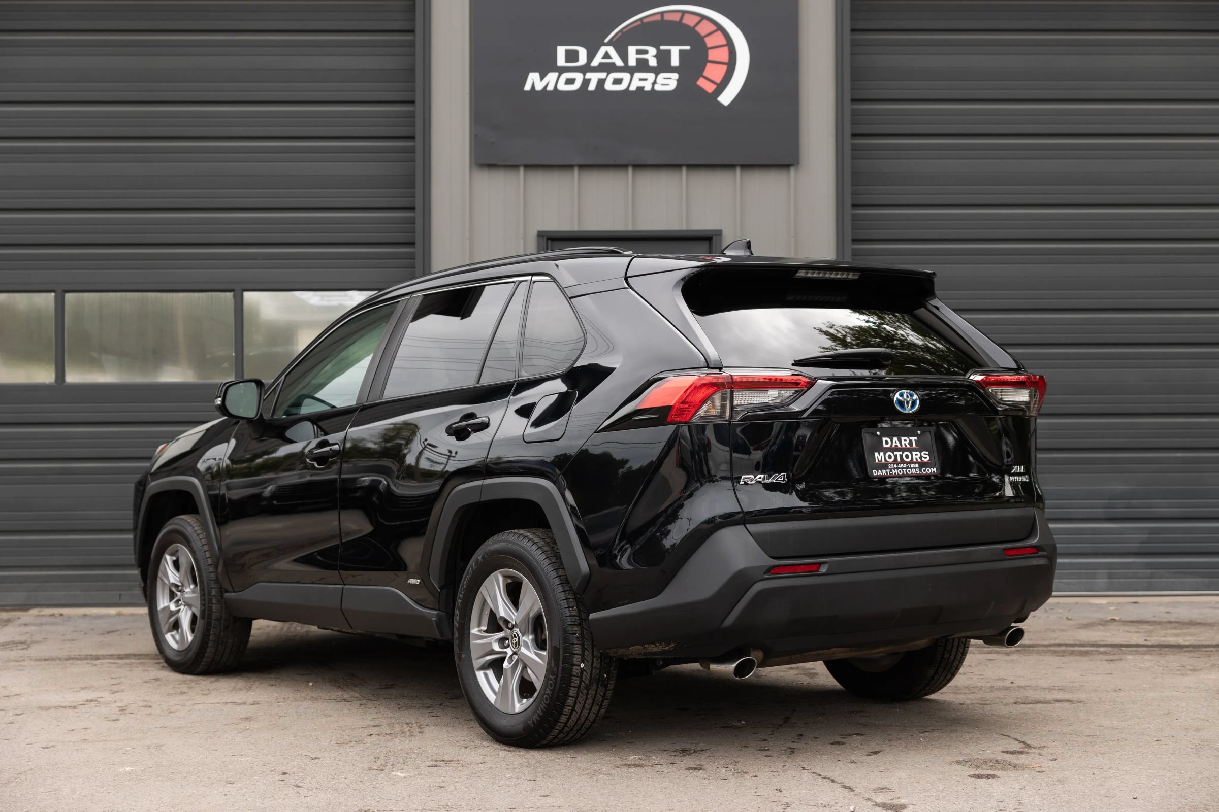 Used 2022 Toyota RAV4 XLE w/ Convenience Package AWD/4WD image 5