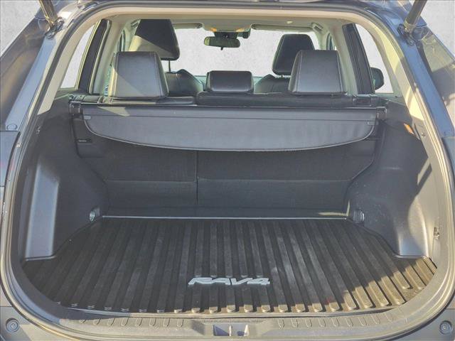 Used 2019 Toyota RAV4 XLE Premium w/ Cold Weather Package AWD/4WD image 6