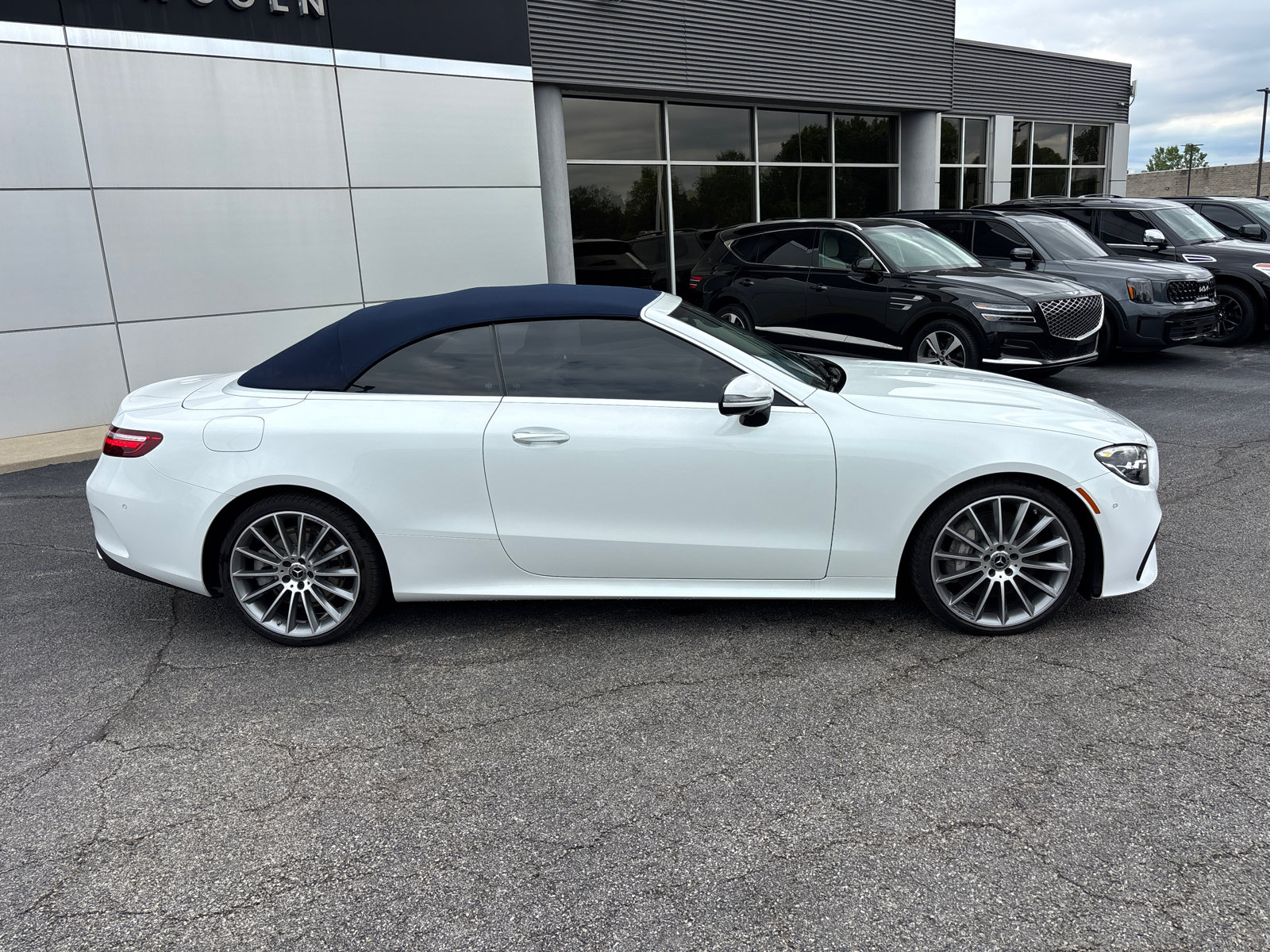 Used 2023 Mercedes-Benz E 450 4MATIC Cabriolet image 8