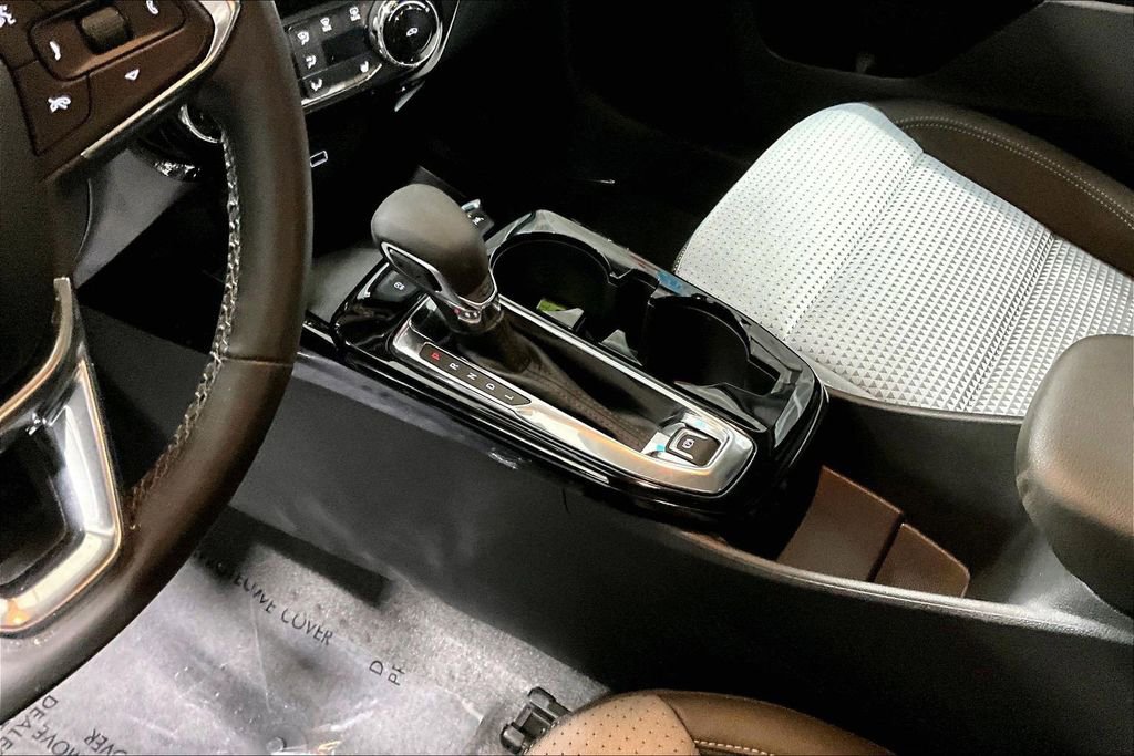 Used 2025 Chevrolet Trax LT w/ Driver Confidence Package image 16