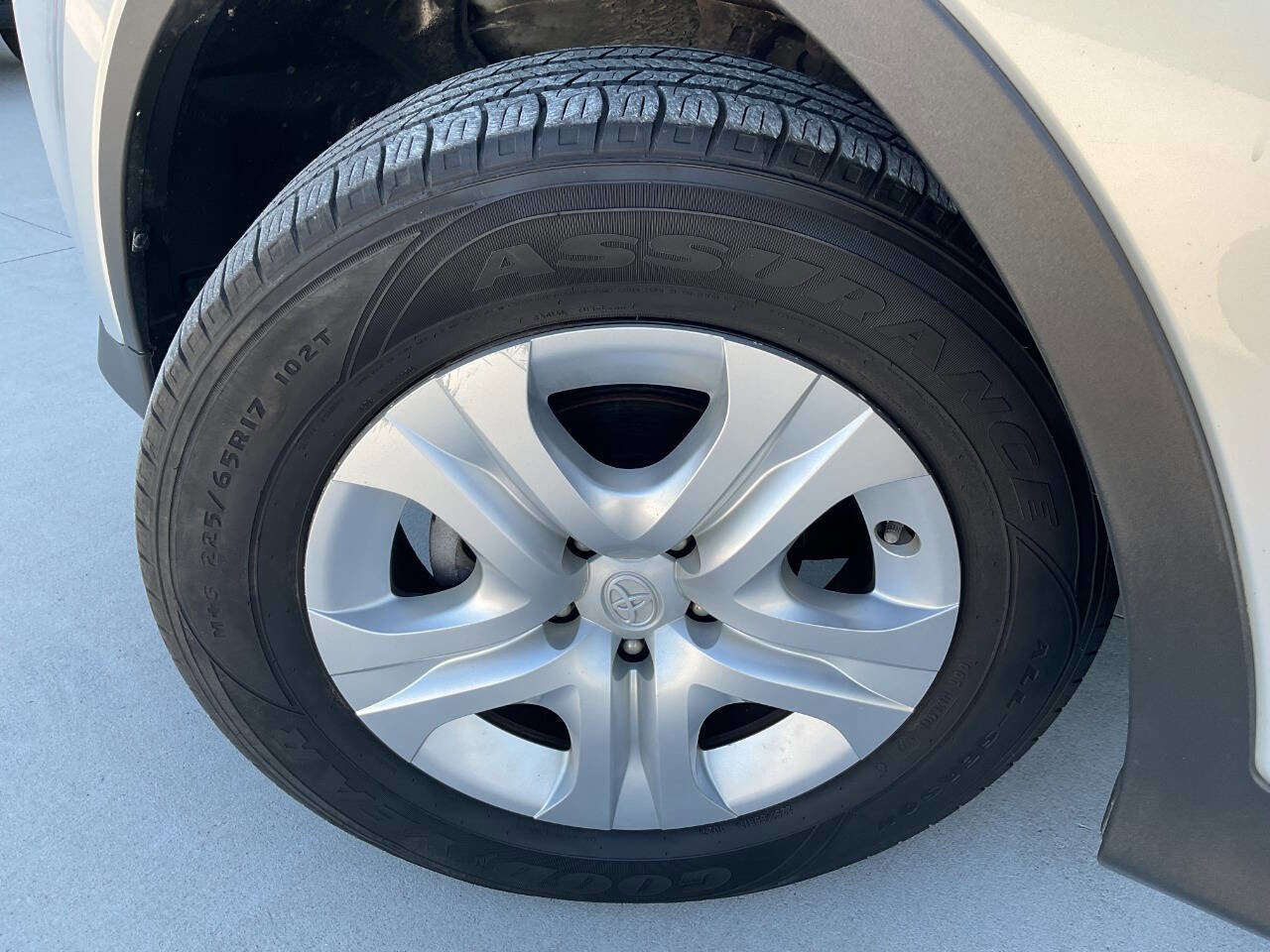 Used 2014 Toyota RAV4 LE FWD image 40
