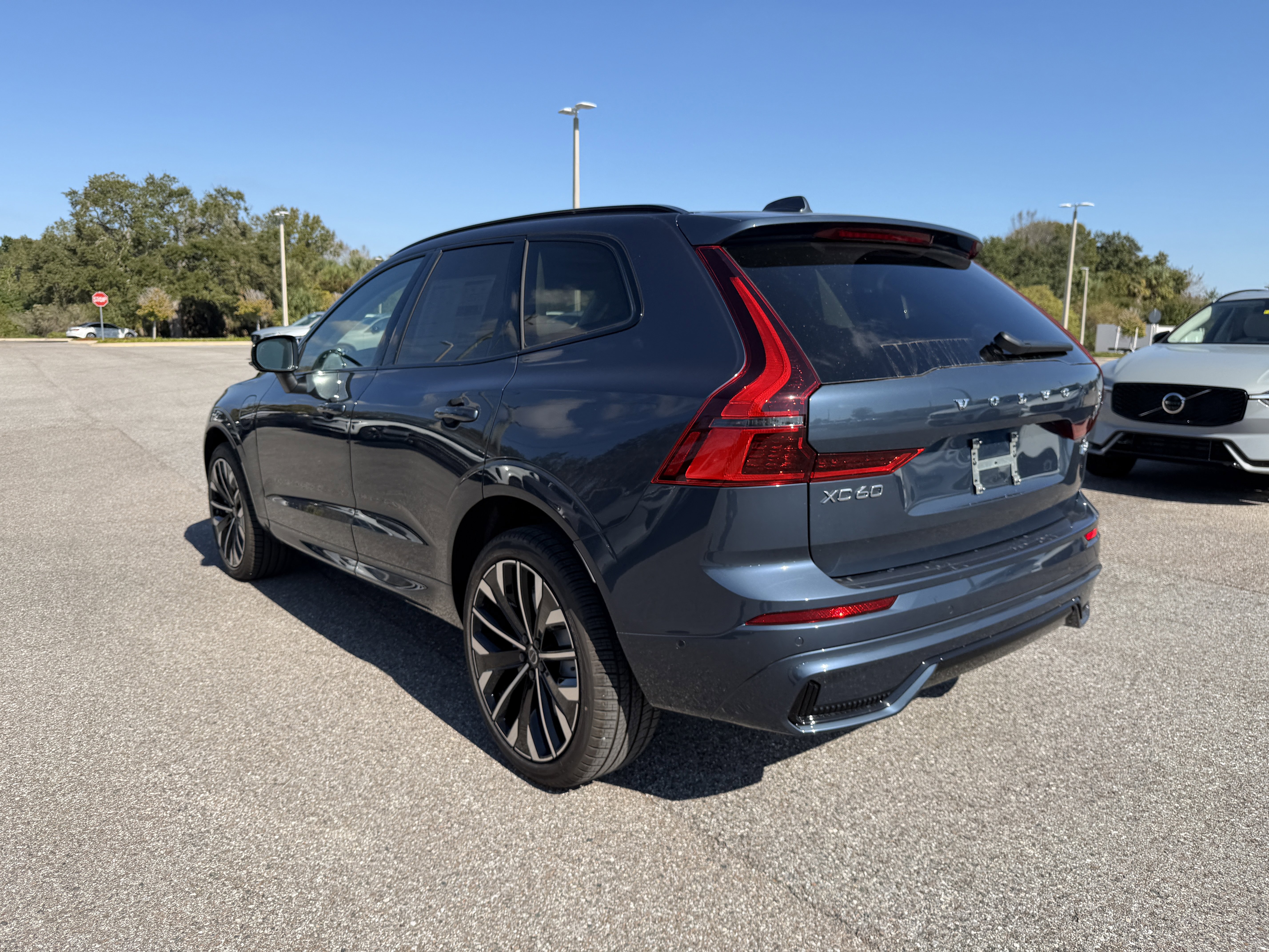 New 2026 Volvo XC60 T8 Ultra w/ Climate Package image 5