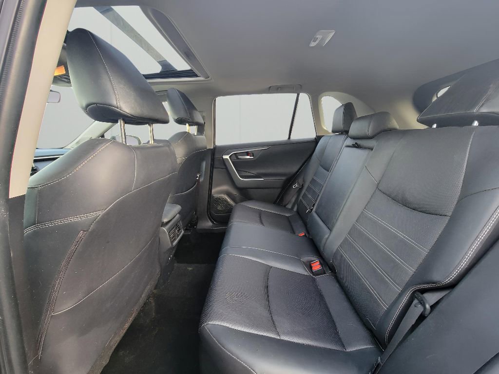 Used 2020 Toyota RAV4 Limited image 27