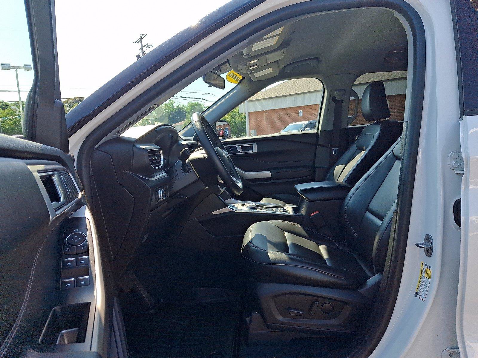 Used 2022 Ford Explorer XLT w/ Equipment Group 202A AWD/4WD image 13