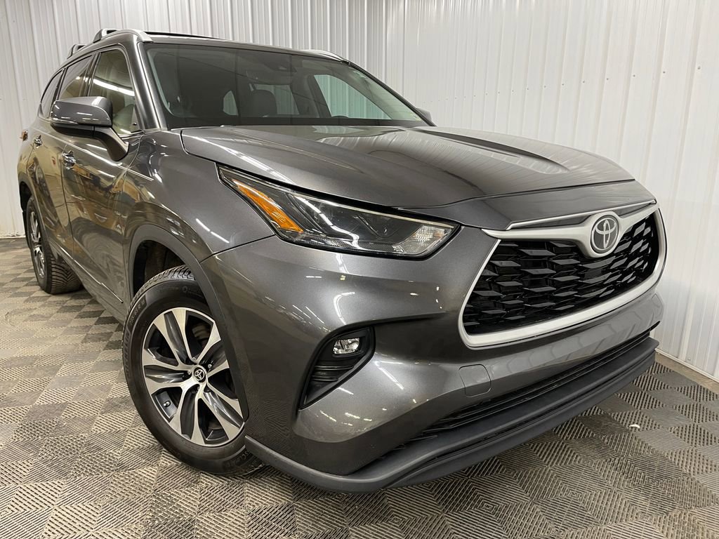 Used 2022 Toyota Highlander XLE image 10